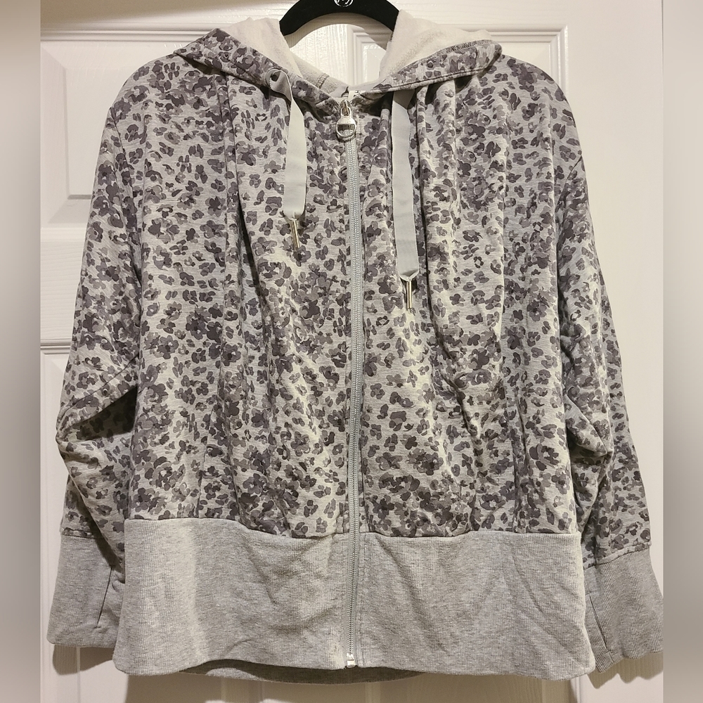 Athleta cheetah print with zipper, cropped & hooded sweatshirt, EUC